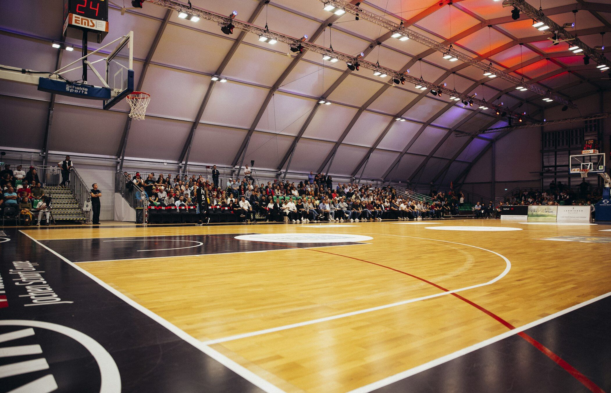hale sportowe